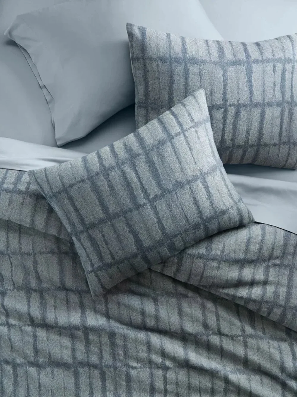 Oake Indigo Shibori Stripe Duvet Cover 3pc Set - Full/Queen Blue Cotton Bedding